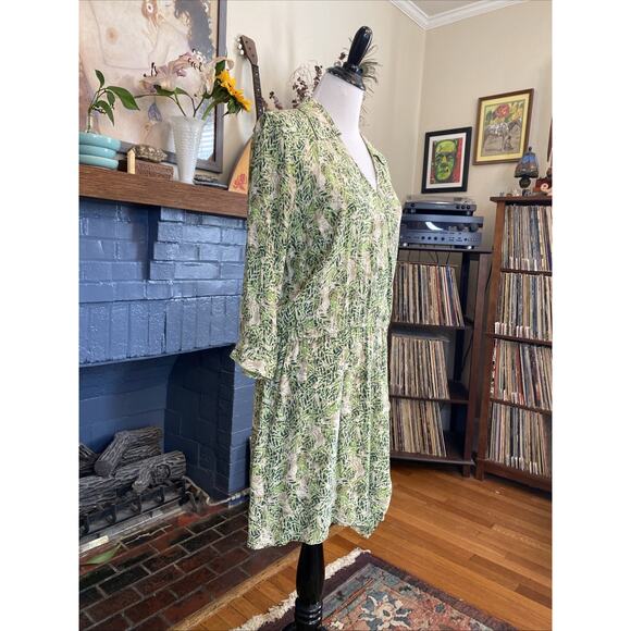 CAbi M Faux Wrap Dress Green Leaf Print 3/4 Sleeve V Neck #280 Soft Rayon EUC - Picture 2 of 13